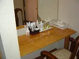 離れ